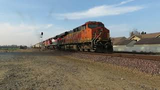 BNSF BARRIC passing Figarden siding