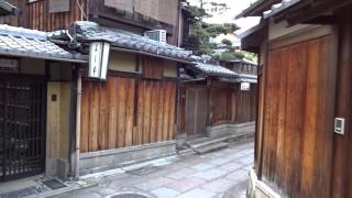 Walking along the Ishibei-koji lane in the Gion Hanami-koji Area, Kyoto - Japan