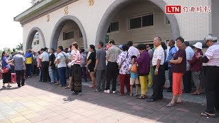 民進黨代表選舉旗山區重投票 豔陽下大排長龍怨聲載道