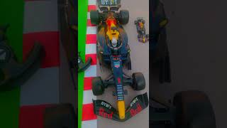 RB19 vs RB18 comparación escala 1:43 vs 1:12