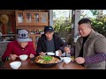 冬天就是要多吃点羊肉，桃子炖一锅“红汤羊蹄”，父子俩啃得好过瘾 农村生活 我的乡村生活