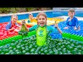 Water Balloons Challenge with Stephi and five kids