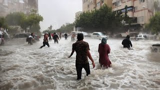 Turkey floods: Cars swept away in Ankara streets