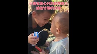 小凯在热心村民的帮助下建造竹屋的过程 #越南农村生活 #越南小男孩