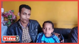 تفاصيل عودة الطفل كريم لأحضان أسرته بعد غياب 4 سنوات بالمنيا