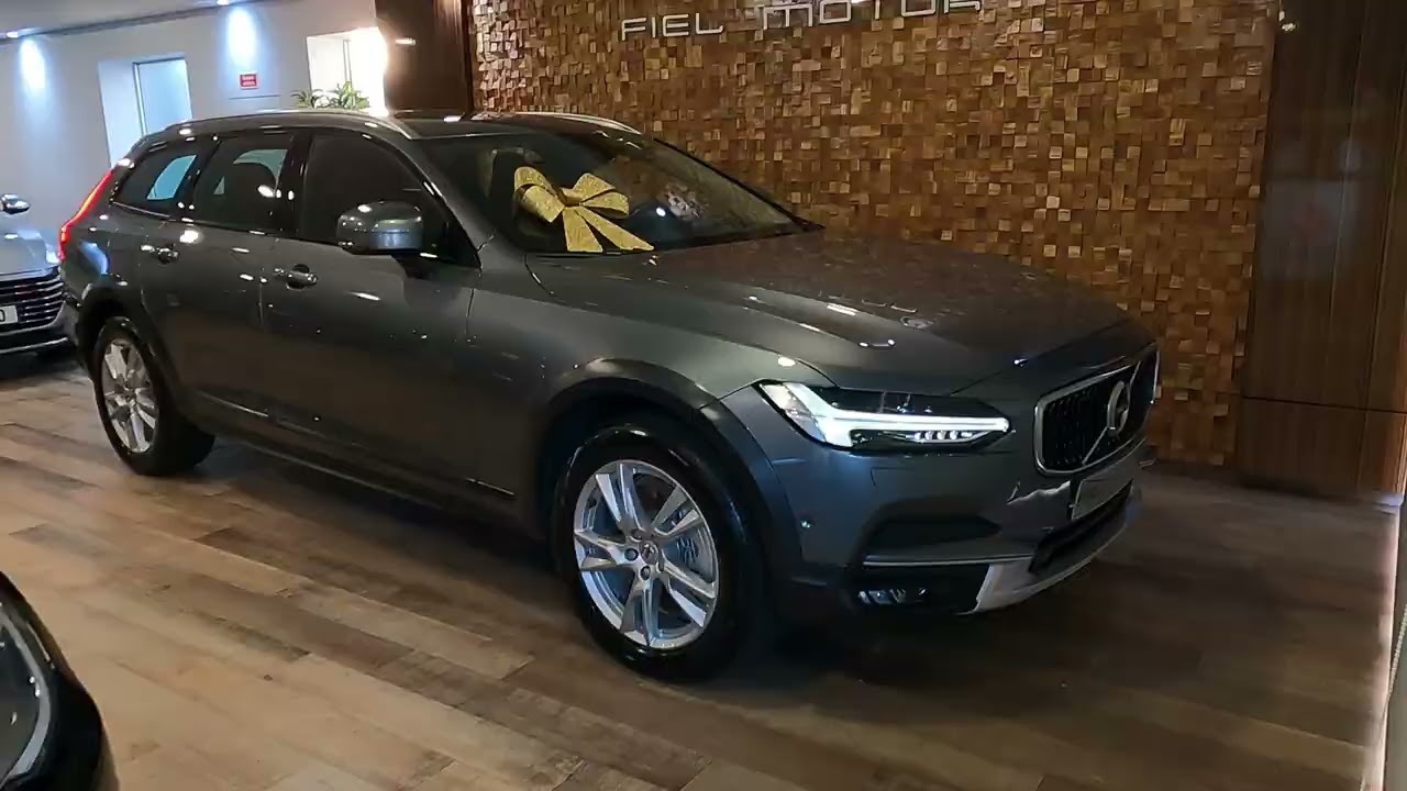 Volvo V90 Cross Country - YouTube