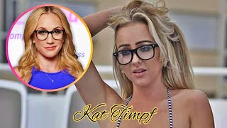 Kat Timpf Shows Off Her Perfect Figure In Recent Photo!