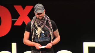 La cancion que cada uno tiene adentro | Leonardo Oyola | TEDxRiodelaPlata