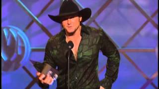 Faith Hill wins Country Female-AMA 2002