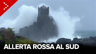 Allerta meteo rossa al Sud e sulle isole: mareggiate sulle coste di Acireale, Arbatax e Bovalino