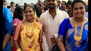 Bride \u0026 Groom's arrives in Helicopter @ Alappuzhaപ്രദീഷും ലക്ഷിയും പറന്നിറങ്ങി വിവാഹ ജീവിതത്തിലേക്ക്