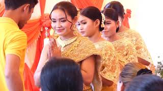 Khmer Wedding, កូនក្រមុំចេញទទួលប្ដី - Khmer Wedding Vlogs