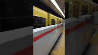 イエローハッピートレイン‼️京急1000形1057編成　快特三崎口行き　三田駅到着