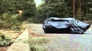 Dempsey & Makepeace - S01E01 Scene 3