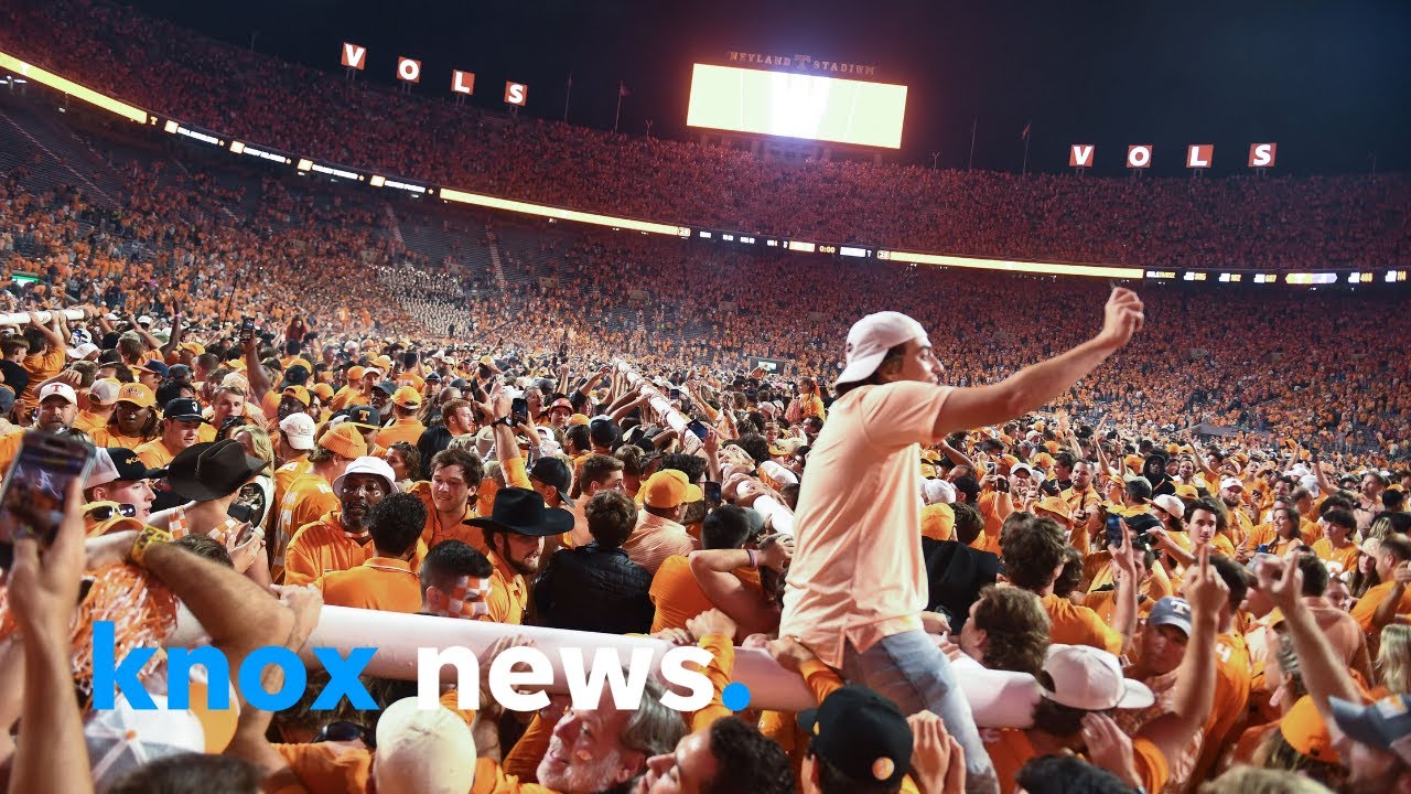 Tennessee Football Fans Take Down Goal Posts At Neyland Stadium After ...