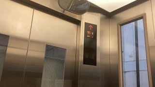 ［海外対応］東京駅付近地下構内の三菱エレベーター(地上出口) Mitsubishi elevator in the underground premises near Tokyo Station