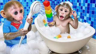 Bebê Macaco Bi Bi Faz Uma Banheira De Bolhas Em Casa E Se Diverte Comendo Gelatina Colorida