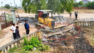 Open Project ! Bulldozer KOMATSU D60P, Dump Truck 25Ton Unloading , Transaction Filling up land