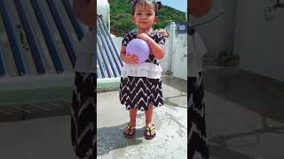 Afreen fun with water balloon 🎈💣🚿#cute baby short video#shorts #youtubeshort #carryminati #shotvideo