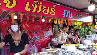 คลิปดังในอดีต ร้านแรกเจ้เบียร์ ประจวบ คนรอเข้าคิว Spicy​seafood​ salad​ by Missbeer​ Pakob​Thailand​