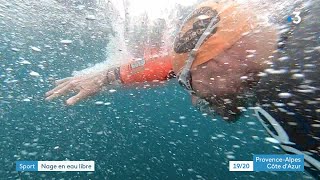 Les nageurs en eau libre se préparent pour la course de 10 km autour du Cap d'Antibes.