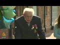 uk fundraising hero captain sir tom moore passes away with covid