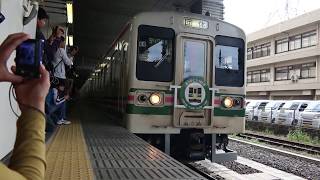 両毛線107系ラストラン　小山駅発車風景