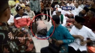 TRANS7 JATIM - Viral!!! Risma Sujud di Kaki Ustad