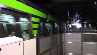 京王線国領駅を上り電車が通過