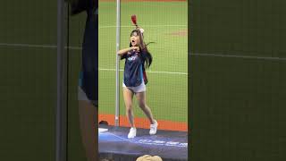 #崔洪邏 #cheerleader #台韓交流賽 樂天巨人啦啦隊都是大長腿美女#baseball #棒球