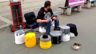 Pouliční bubeník, Praha / street drummer, Prague