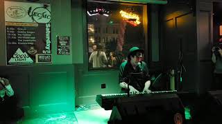 6up 5oh Cop-Out - Will Wood (Live at the Backyard Ale House)