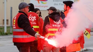 Two French unions sign agreement with TotalEnergies, but CGT continues strike • FRANCE 24 English