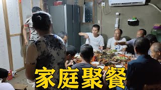 公公兄弟姐妹6人集聚三叔家，1年難得幾次這樣的聚餐，幸福又熱鬧【農人家三嫂】