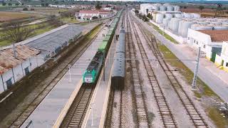 Cruce de trenes en Espeluy del tren TECO Acotral y tren PTG Tours de Alsa Rail en Dron