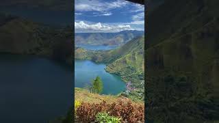 nikmatnya keindahan danau Toba dari atas bukit