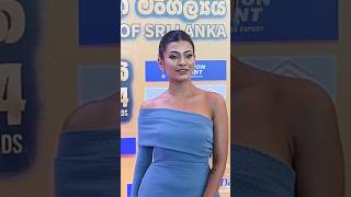 අම්මෝ! එයාගේ ලස්සන 🩵🤩 Chamathka Lakmini in Sumathi Awards 2024 #cute