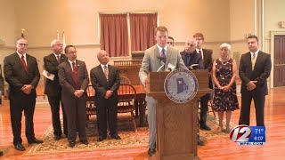RI mayors, Congress clash over collective bargaining bill
