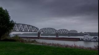 River Traffic Under the L\u0026N Bridge