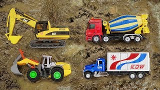 포크레인 건설 중장비 진흙 찾기 모래놀이 Construction Vehicles in the Mud