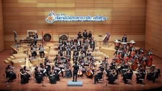 เพลงพระราชนิพนธ์ใกล้รุ่งและแสงเดือน (Near Dawn \u0026 Magic Beam) - Thai Youth Orchestra (19May2017)