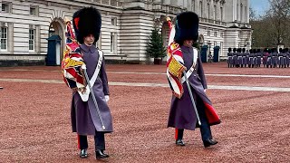 FULL PROCESSION OF CHANGING OF THE GUARD AT BUCKINGHAM PALACE 🇬🇧 (FRONT ROW VIEW!)