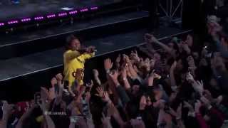 Pharrell Williams Performs Get Lucky