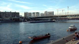 Schwere lasten auf dem Rhein