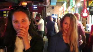 Girls in the Irish Pub in Ufa, Russia - www.giramundostravel.com