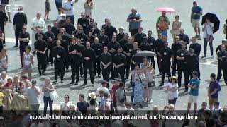 Pope greets new American seminarians in Rome