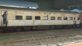 01140 Madgaon(Goa)  Nagpur special express with WAG 5 Arriving Akola Jn