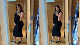 Pregnant Sonam Kapoor Flaunting Baby Bump in Front of Mirror