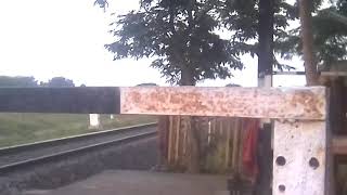 Nidur railway crossing train