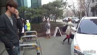 [120413] (fancam) Minho Jjong \u0026 Taemin arriving for MB